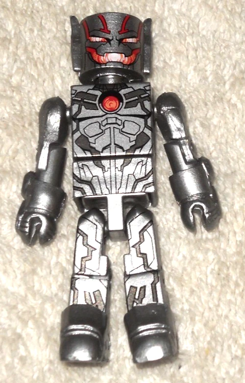 Raging Ultron - Universo Marvel (MiniMates) - 100% completo Foto 1 de 1
