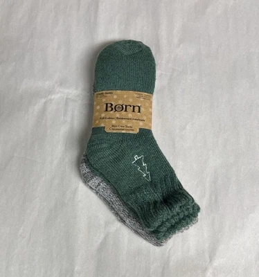 New Born Socks Women’s 2 Pair Christmas Holiday Mini Crew Socks Cushioned Casual - Image 1 of 4