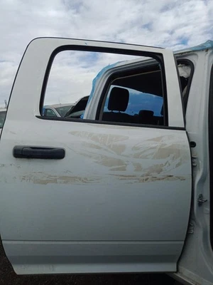 Used Rear Right Door Assembly Rear Side fits: 2018 Ram Dodge 2500 pickup Rear Ri Foto 1 de 4