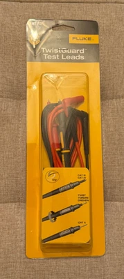 Juego de cables de prueba Fluke TL175 TwistGuard/CAT lll, CAT lV, torneado Twist Tordre, CAT ll Foto 1 de 4