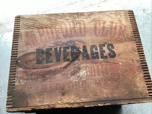 Vintage 1947 Rare Medford Club MA Beverages Soda  Crate Wood Box Dovetail - Picture 1 of 8