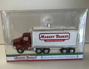(DeMoulas) Marktkorb Traktor Anhänger mundgeblasenes Glas Weihnachtsschmuck - Bild 1 von 4