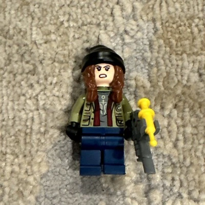 Lego Minifigure Maisie Lockwood - Olive Green Jacket, Black Beanie - Image 1 of 4