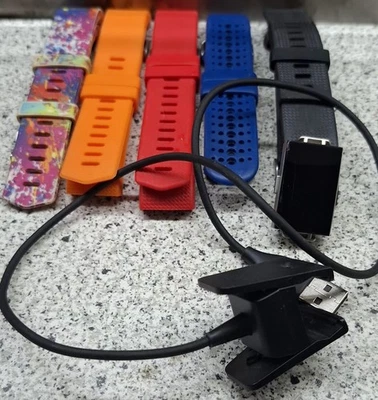 Fitbit Charge 2 Small Fitnesstracker Gebraucht. Lesen Beschreibungen!  - Bild 1 von 4