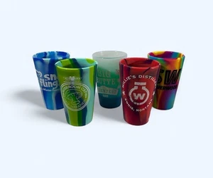 BICCHIERE SILIPINTA LOTTO DI 5 PIÙ COLORI E TEMI DISTILLERIA SILVERWOOD - Foto 1 di 3