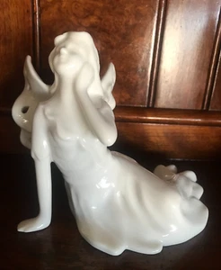 WHITE PORCELAIN WINGED WOODLAND FAIRY FIGURINE DAY DREAMING POSE 5" - Picture 1 of 5