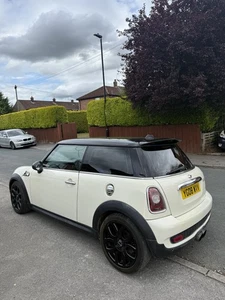 2008 Mini Cooper S - Picture 1 of 9