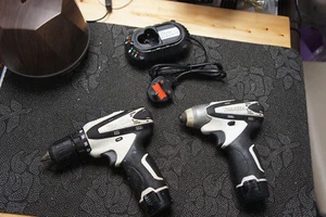 Makita Twin Set 10.8v Li-Ion Cordless HP330D Combi Drill TD090D Impact Driver 38 - Picture 1 of 9