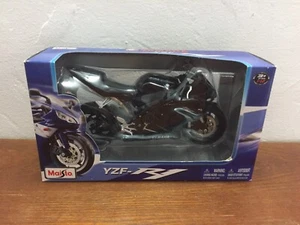 Maisto Model Motorbike Yamaha YZF-R1 (Black, 1:12 Scale) Miniature Model - New - Picture 1 of 20