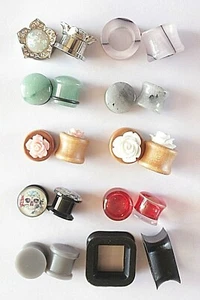 PAIR 10mm-18mm Wooden Gem Stone Opal Square Silicone Ear plug Gauge Saddle 12mm - Picture 1 of 21