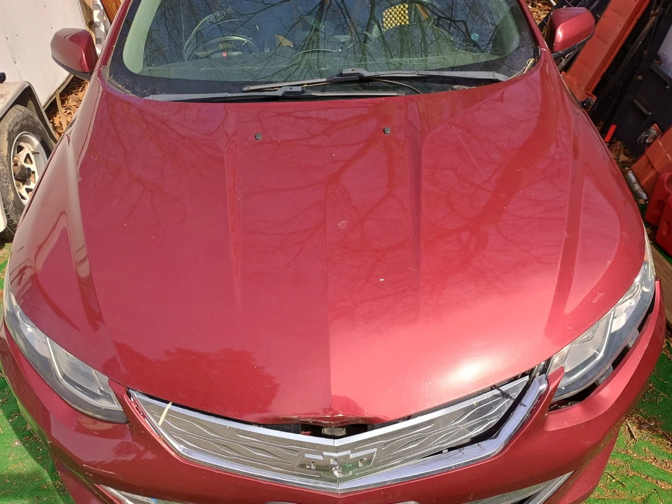 [405Y Rojo] Capó de Chevrolet Volt 10974407 2016 2017 2018 2019 2016 usado Foto 1 de 1