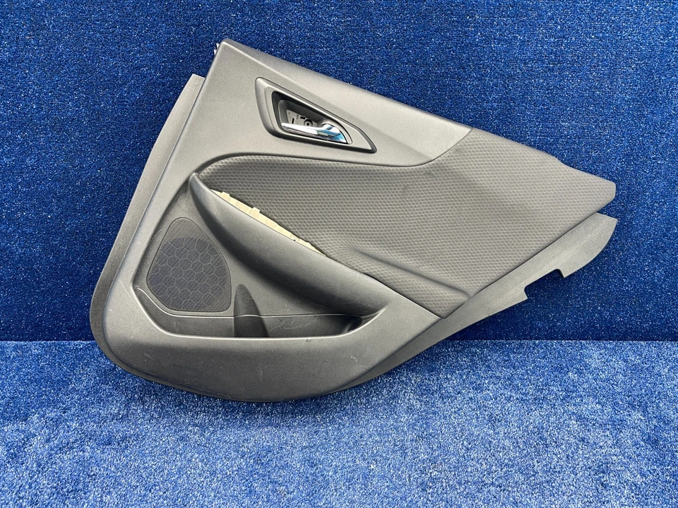 2016-2024 CHEVROLET MALIBU TAMPA TRASEIRA DIREITA INTERIOR PAINEL DA PORTA ACABAMENTO FABRICANTE DE EQUIPAMENTO ORIGINAL - Imagem 1 de 4