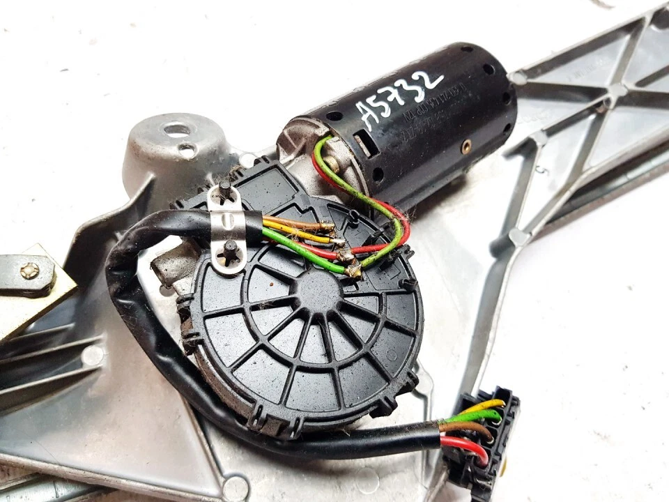 Mercedes-Benz S-CLASS 2002 Windscreen Front Wiper Motor 0390241435 #1026529-51 - Image 1 of 4