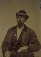 1870s WESTERN AMERICANA POLICEMAN TINTYPE PHOTOGRAPH WITH BADGE POLICE PHOTO