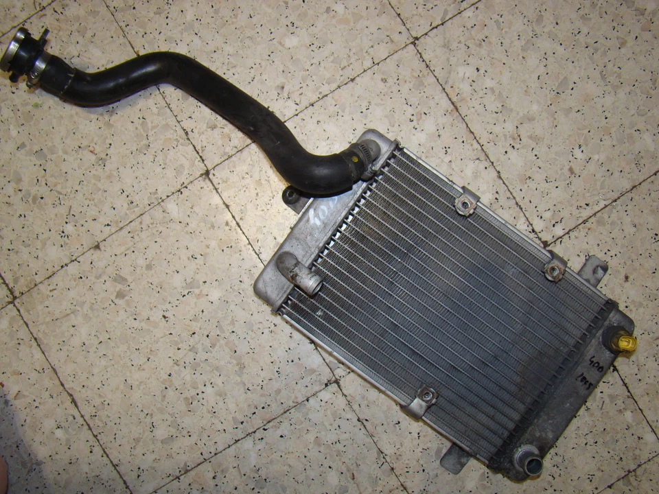 SUZUKI AN 400 BURGMAN - 2005 - RADIATEUR DE REFROIDISSEMENT - Photo 1/1