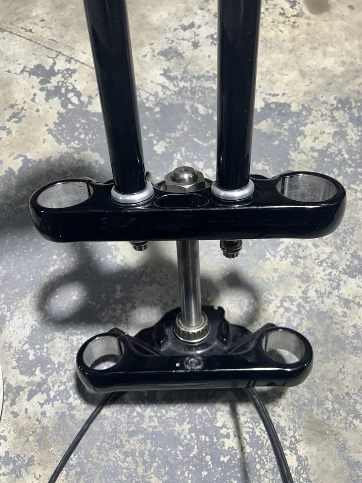 2006-2017 Harley Davidson Dyna Mid-glide 49mm conjunto de árvore tripla - Imagem 1 de 3