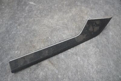 Moldura de panel de fibra de carbono para puerta trasera derecha 8W0867420G7V7 OEM Audi S5 2022 Foto 1 de 4