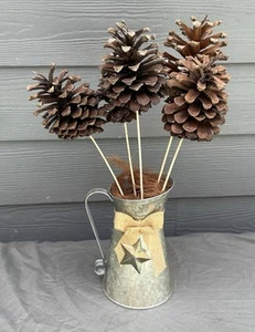 10 cônes de pin moyen-grand sur un bâton pour artisanat, mariages rustiques et décoration intérieure - Photo 1 sur 4