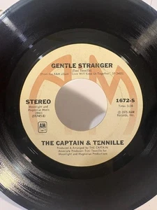 7" 45 RPM THE CAPTAIN & TENNILLE LOVE WILL KEEP US TOGETHER / GENTLE STRANGER A& - Bild 1 von 2