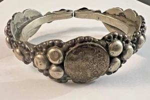 Vtg Bedouin Metal Bracelet From the Arabian Peninsula North Yemen Tribe Bangle - Picture 1 of 7