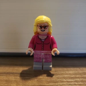 LEGO Big Bang Theory Bernadette Rostenkowski Minifigure (idea018) - Picture 1 of 4