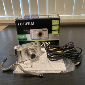 FujiFilm FinePix A700 7.3MP Digital Cam TESTED WORKING PROPERLY box Included - Picture 1 of 10