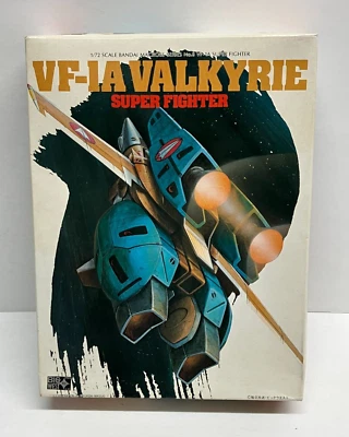 Bandai Macross 1/72 Super Fighter Valkyrie VF-1A Model Kit No. 8 - Image 1 of 4