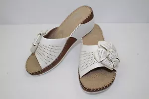 Sandalia de cuña cómoda Lady Godiva flor lateral con acento detalle - blanca - talla 6 - Imagen 1 de 11