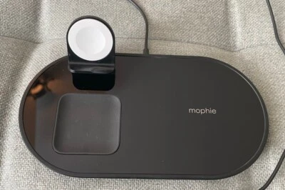 mophie 3-in-1 wireless charging pad für iPhone, AirPods und Apple Watch - Bild 1 von 4