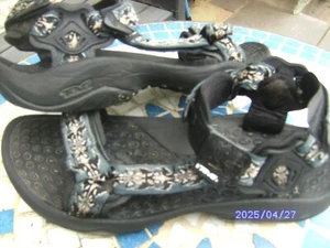teva hiking sandals - Picture 1 of 1