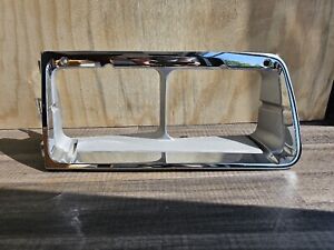 Grote 06-15233-001 RIGHT Headlight Bezel, NEW in box, Freightliner FLD 1990-2002