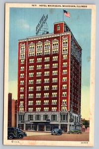 Hotel Waukegan Illinois IL Street View 1940 Linen Posted Vintage Postcard - Picture 1 of 2