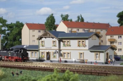 Edificios escala N - 14453 - Estación Radeburg - Kit Foto 1 de 3