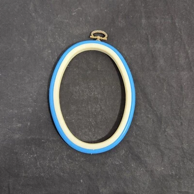 Oval Rubber Plastic Embroidery Cross-Stitching Hoop 4" x 5.5" Adjustable Screw - Image 1 of 4