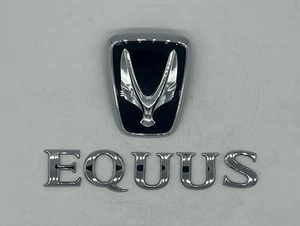 HYUNDAI EQUUS 2010-2015 CROMO EMBLEMA MALETERO TRASERO LOGOTIPO SÍMBOLO PLACA DE IDENTIFICACIÓN - Imagen 1 de 19