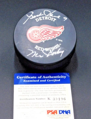 GORDIE HOWE Signed / Autographed Detroit Red Wings Hockey Puck "Mr. Hockey"  PSA - Image 1 of 3