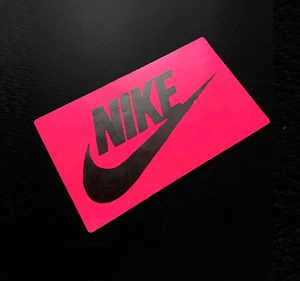 VINTAGE NIKE LOGO BÜGELBILD Transfers REMADE auf Autoaufkleber Aufkleber NEON PINK - Bild 1 von 6