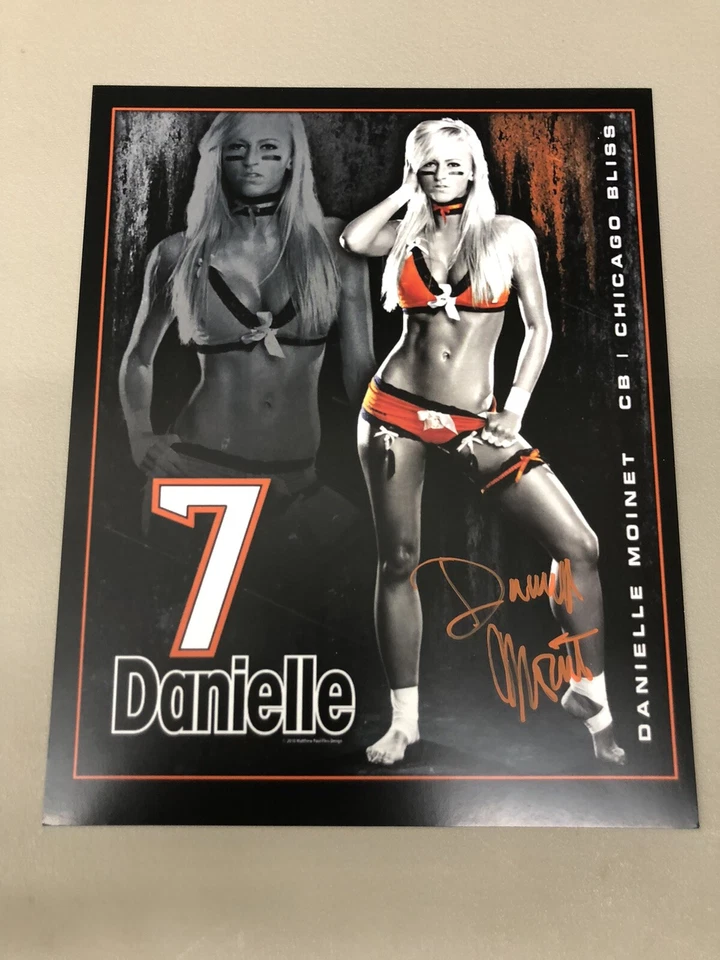 丹妮莉·莫奈 ~ Summer RAE 亲笔签名手工签名 "WWE DIVA" 8 x 10 照片 无真品证明 — 第 1/1 张图片