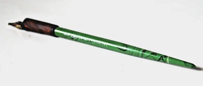 Antigua pluma de inmersión de tinta de madera 1018 remolino verde ornamentado Eagle Pencil Co. Nueva York EE. UU. Foto 1 de 4