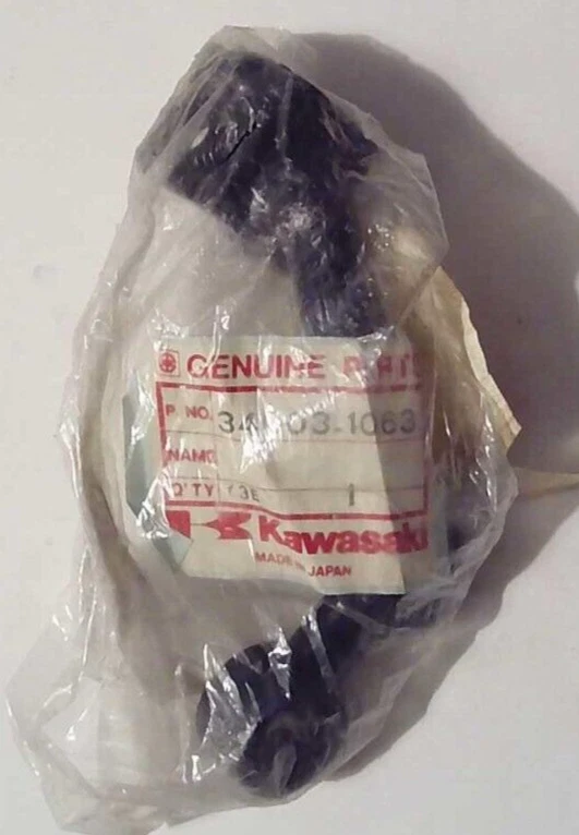 Soporte reposapiés NOS Kawasaki KZ750 H1 2 3 4 LTD KZ650 H1 2 CSR LH 34003-1063 Foto 1 de 1