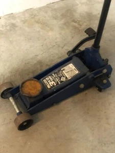 3.5 Ton (7,000 lbs.) Capacity Low Profile Service Jack - Picture 1 of 3