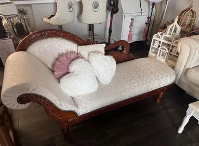 EMPIRE CHAISE SWAN Lounge Sofa - Image 1 of 4