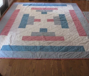 QUILT, PINKS & BLUES ON WHITE, HAND QUILTED, X-LG SIZE 90" X 114", EXCELLENT - Picture 1 of 12