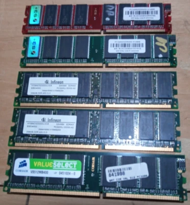 N. 5 BANCHI DI MEMORIA  PERSONAL COMPUTER  PC3200-DDR400-3x512 MB  + 2 x 256 MB - Immagine 1 di 4