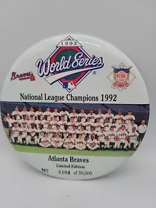 ATLANTA BRAVES 1992 LIMITIERT World Series Champions großer Pin Knopf Team Foto 6 - Bild 1 von 2