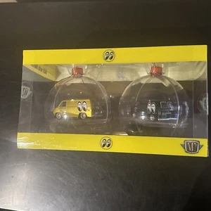 M2 Machines Christmas Ornament 2024 Mooneyes Chevy Van Set New Release - Picture 1 of 10