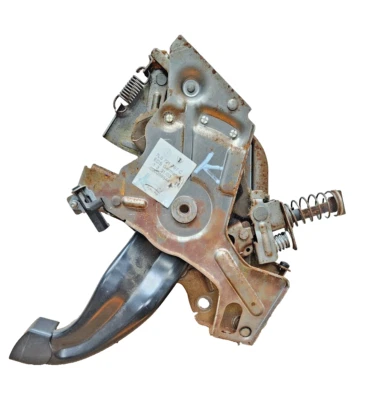 2004–2010 VW Touareg Porsche Cayenne S 4.5 Parking Brake Lever Pedal 7L0721797C - Image 1 of 4