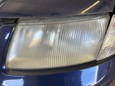 Conjunto de farol esquerdo usado serve: 2000 Volkswagen Passat esquerdo grau B - Imagem 1 de 4