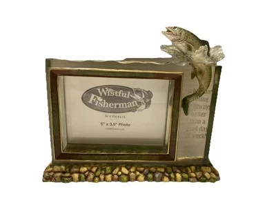Marco de fotos Wistful Fisherman de Enesco con trucha saltando fuera del agua 5”x3,5 Foto 1 de 4