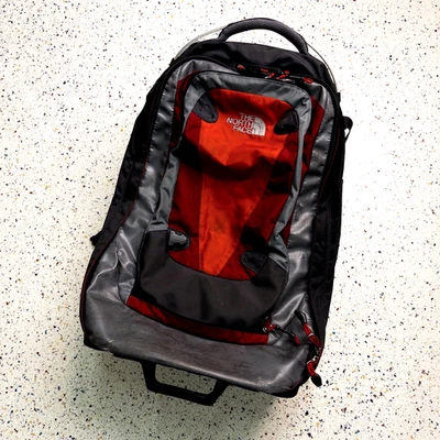 Mochila convertible North Face equipaje con ruedas de doble vía Rolling Thunder Foto 1 de 4